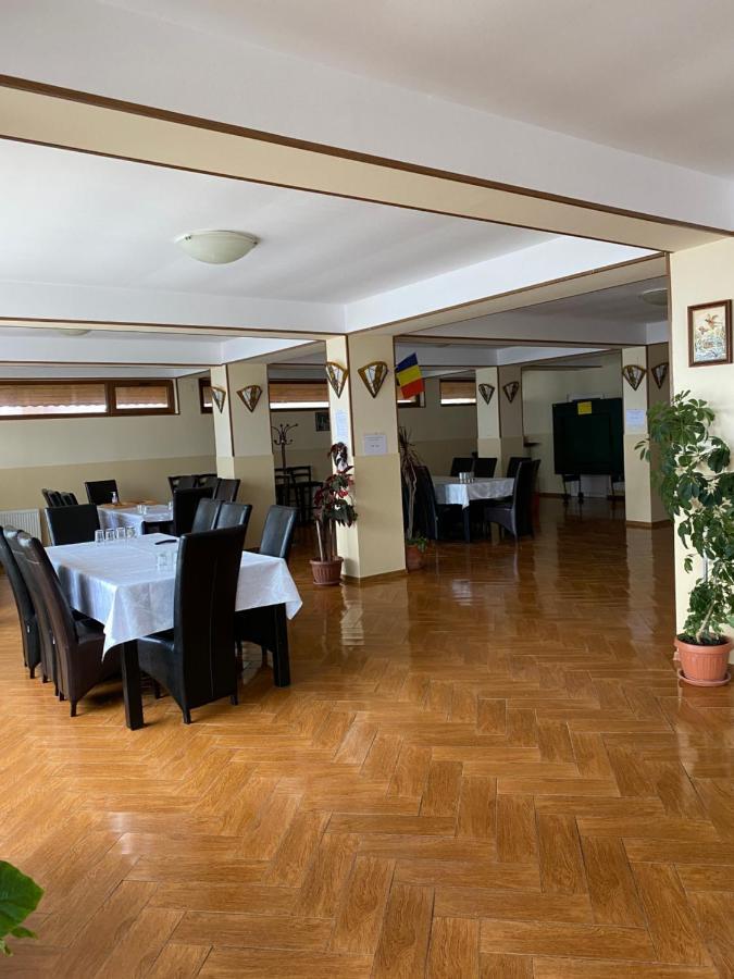 Pensiunea Zimbru รานกา ภายนอก รูปภาพ